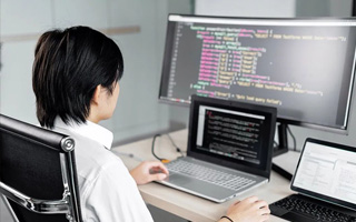 赤峰 ,php声明和调用变量的符号是什么？